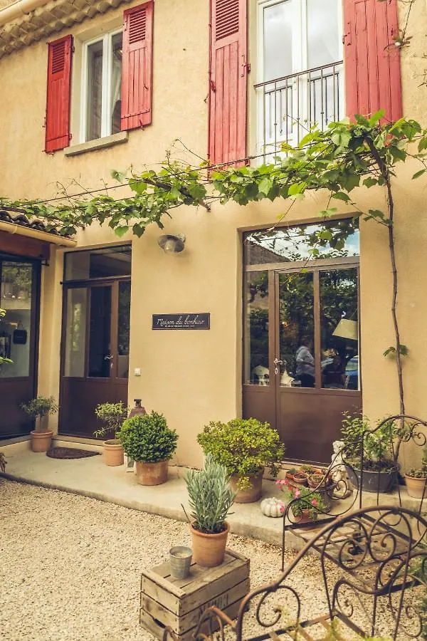 Bed & Breakfast Chambres D'Hotes L'Oreliane En Provence Only Adult
