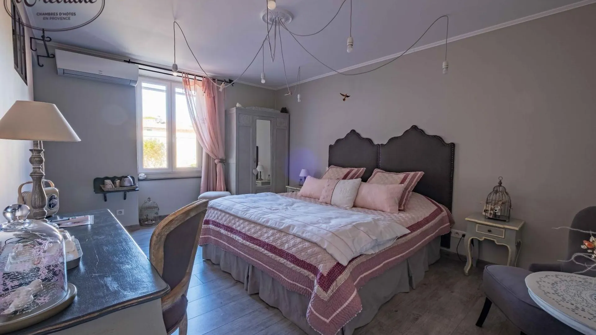 Chambres D'Hotes L'Oreliane En Provence Only Adult Bed & Breakfast
