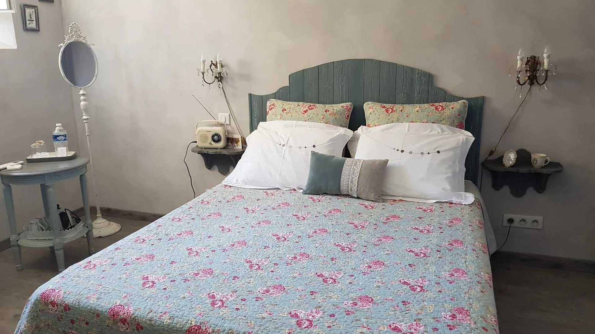 Bed & Breakfast Chambres D'Hotes L'Oreliane En Provence Only Adult