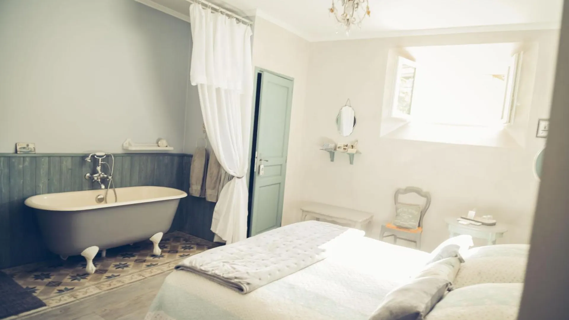 Chambres D'Hotes L'Oreliane En Provence Only Adult